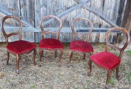 Cztery zabytkowe krzesła vintage