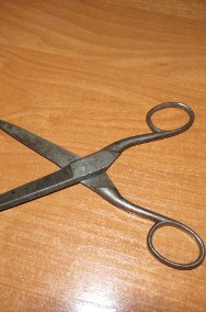 Stare nożyczki z sygnaturą-2