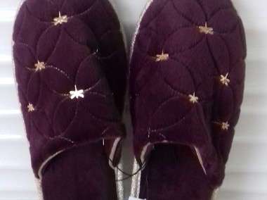 Pantofle damskie bordowe, nowe, do sprzedania-1