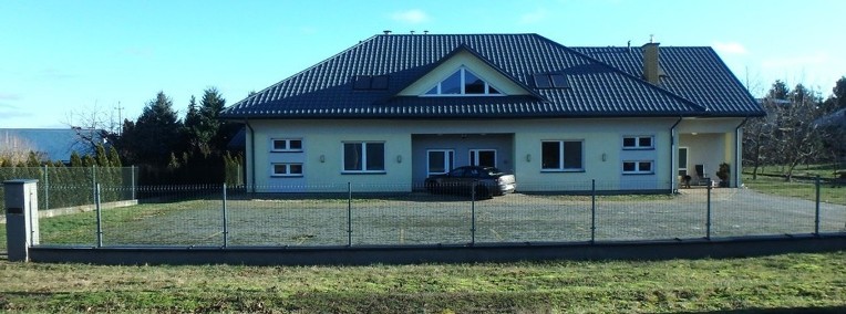 Budynek usług medycznych w Sobieniach Jeziorach-1