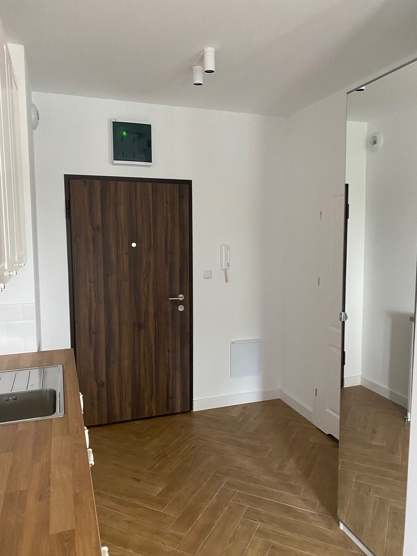 Mieszkanie 2 pokoje w apartamentowcu 11 Listopada 40 - Widok 5