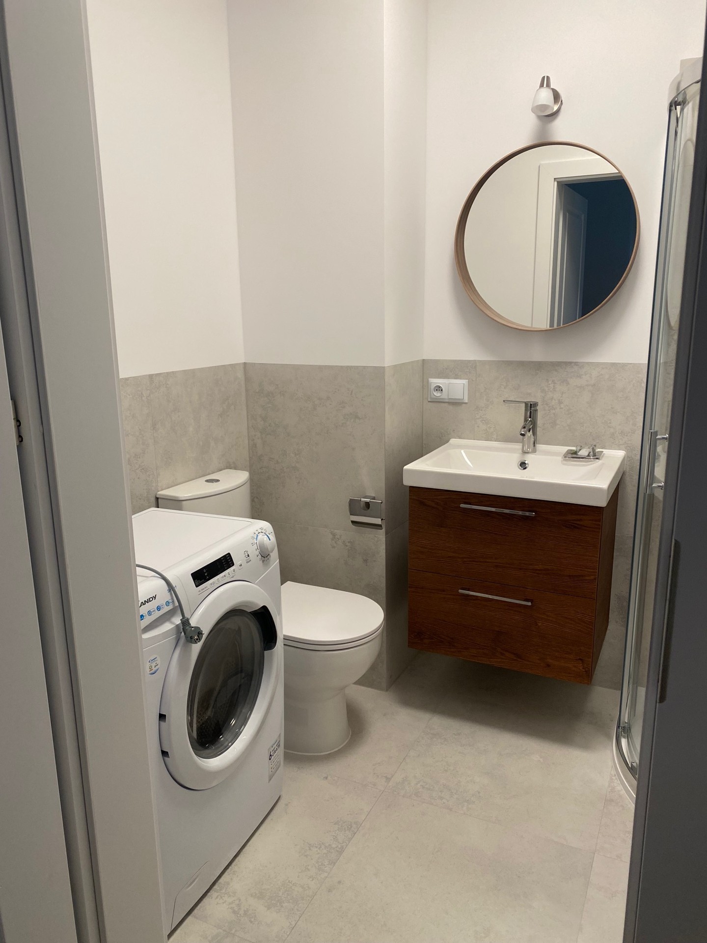Mieszkanie 2 pokoje w apartamentowcu 11 Listopada 40 - Więcej