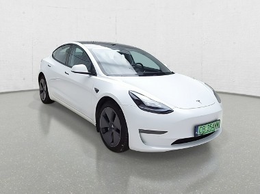 Tesla Model 3-1