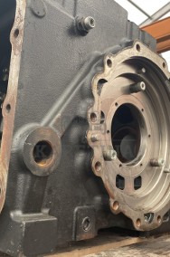 New Holland T6 - skrzynia biegów - części obudowa-2