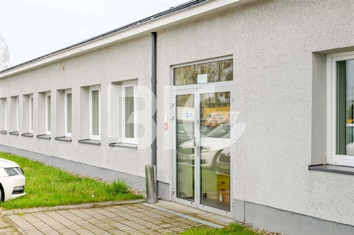 Niezależny obiekt biurowy z placem - Pruszcz Gdańs - View 2