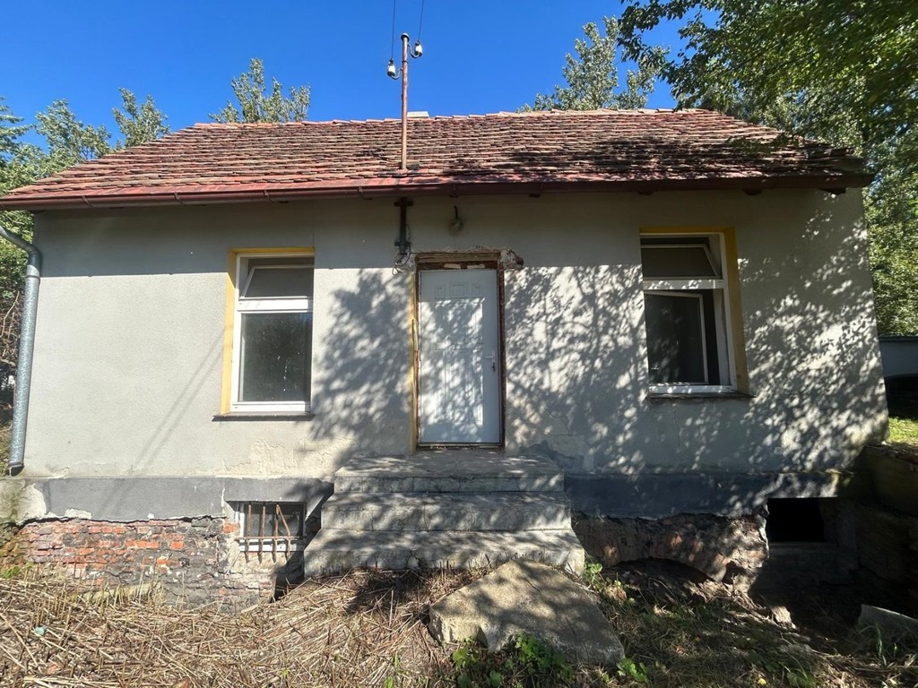 Stradomia Wlk. dom 35 m2, działka 9 arów.