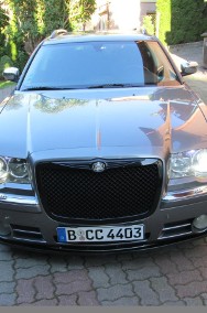 Chrysler 300C-2