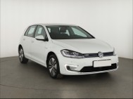 Volkswagen Golf VIII e-Golf , SoH 91%, Automat, Navi, Klimatronic, Tempomat, Parktronic