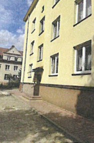 Syndyk sprzeda mieszkanie z piwnicą w centrum Suchedniowa-3