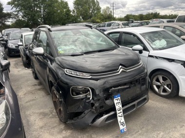 Pojazd używany uszkodzony.-1