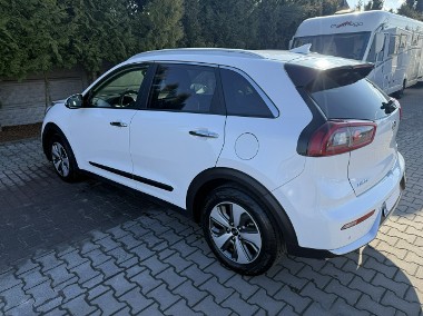 Kia Niro-1