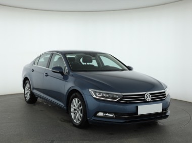 Volkswagen Passat B8 , Salon Polska, Serwis ASO, VAT 23%, Navi, Klimatronic,-1