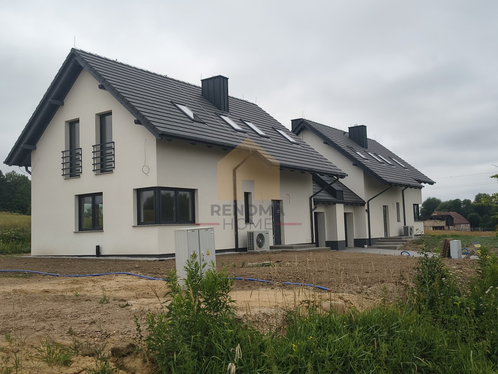 Dom w zabudowie bliźniaczej w Milikowicach