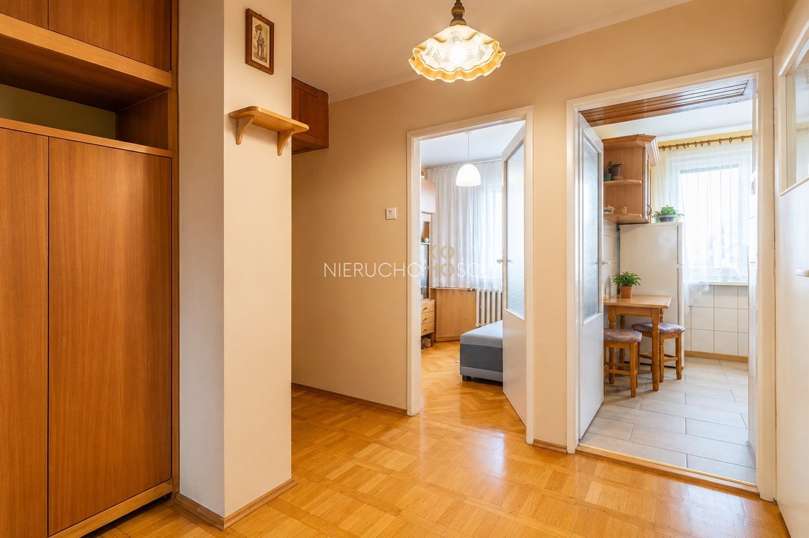 Pełen rozkład / loggia / winda / parking / tramwaj - Więcej