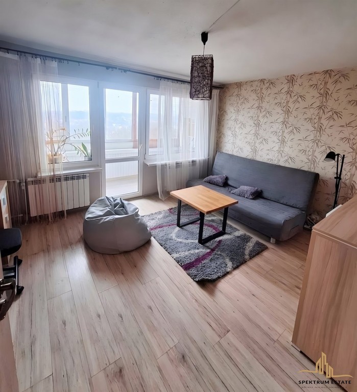 2 POKOJE, OSOBNA JASNA KUCHNIA I BALKON!