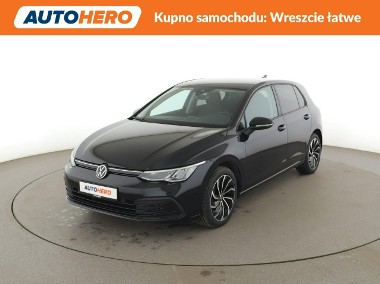 Volkswagen Golf VIII 131KM kamera ACC grzane fotele FrontAssist climatronic hak LED-1