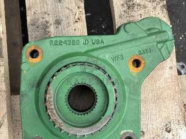 John Deere 8430 8530 8345R 8335R 8360R - obudowa łożyska R224320-1