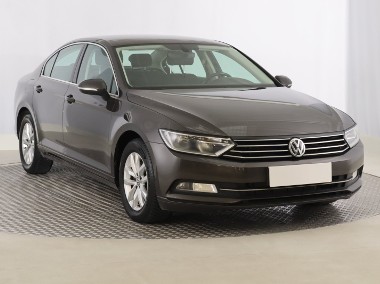 Volkswagen Passat B8 , Salon Polska, Klimatronic, Tempomat, Parktronic-1