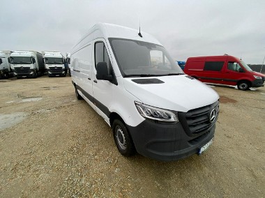 Mercedes-Benz Sprinter-1