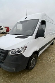 Mercedes-Benz Sprinter-2