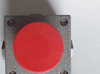 Awaryjny przycisk sterowania w obudowie metalowej     -1