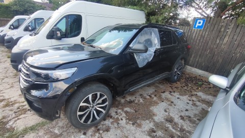 2021 | Benzyna |  6-miejscowy | 2.3 L EcoBoost | 10AT | Napęd 4x4