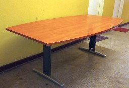 Stół na nogach metalowych z blatem w kształcie beczki 200 x 110  (80) 