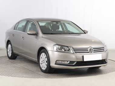 Volkswagen Passat B7 , Salon Polska, 170 KM, Xenon, Bi-Xenon, Klimatronic,-1