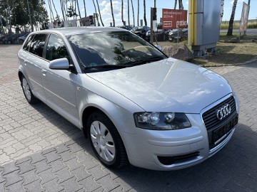 Audi A3 1.6 benzyna 5-drzwi 