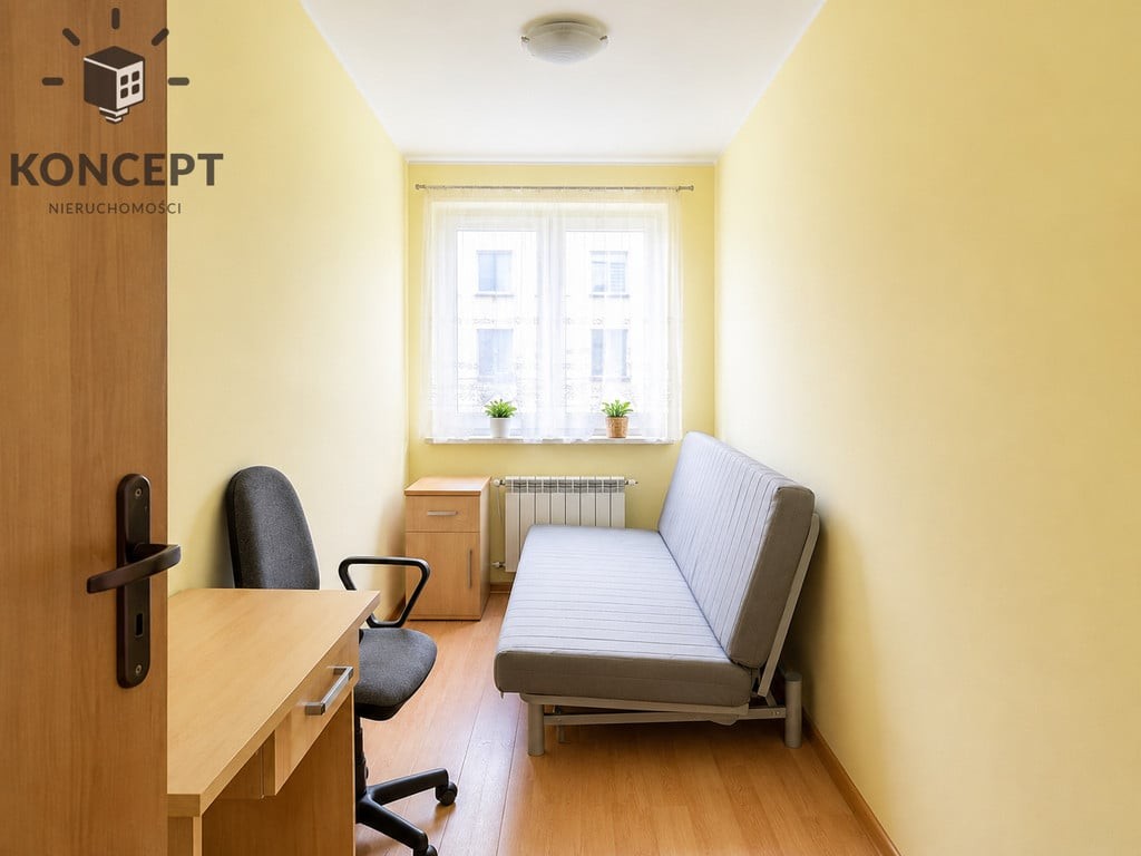 Ciche i rozkładowe 3-pokojowe mieszkanie z oddzielną kuchnią i balkonem | Biskup - Widok 2
