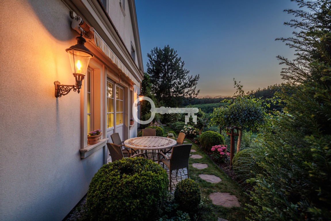 8-room house & single family of 456 m²