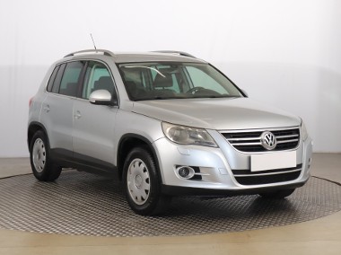 Volkswagen Tiguan , Klima, Tempomat, Podgrzewane siedzienia-1