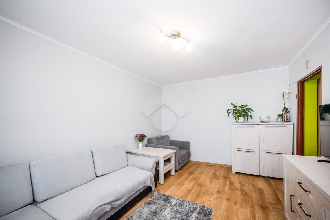 2 pokoje | osobna kuchnia | loggia | piwnica – pohled 2