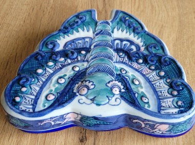 Porcelanowy pojemnik z miseczkami na dipy w kształcie niebiesko-białego motyla-1