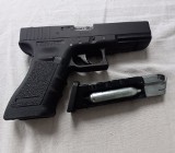 sprzedam mało używany glock 17 