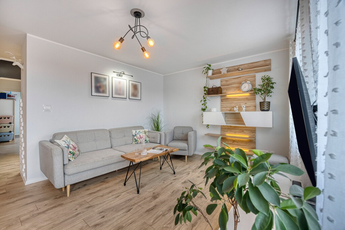3 pokoje + osobna kuchnia + 2 łazienki | 73,3 m²