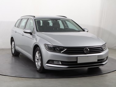 Volkswagen Passat B8 , Salon Polska, VAT 23%, Klimatronic, Tempomat, Parktronic-1