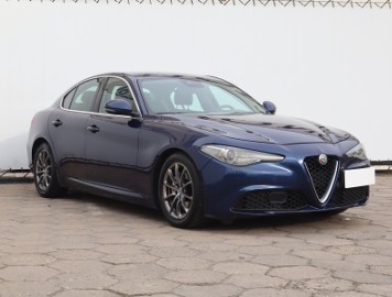Alfa Romeo Giulia , Salon Polska, Serwis ASO, Automat, VAT 23%, Navi, Xenon,