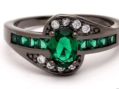 Nowy czarny pierścionek czerń zielona cyrkonia kamień zielony biały-1