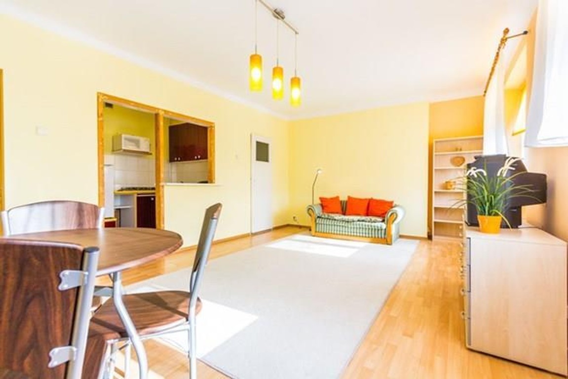 Duża kawalerka, 33 m²- Wrocławska 6 – pohled 2