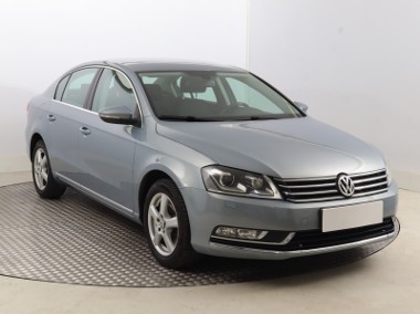 Volkswagen Passat B7 , Salon Polska, Navi, Xenon, Bi-Xenon, Klimatronic, Tempomat,-1