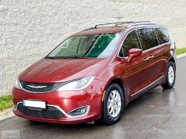 Chrysler Pacifica Touring L-1