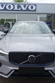 Volvo XC60 II B5 B AWD Ultra Dark B5 B AWD Ultra Dark Pakiet Climate + Dach Panoramiczny-2