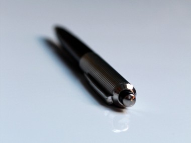Prank długopis kopiący prądem -1