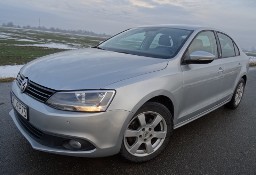Volkswagen Jetta VI polski salon / tylko 90 tys km przebiegu / bagate wyposażenie
