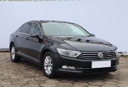 Volkswagen Passat B8 , Automat, Navi, Klimatronic, Tempomat, Parktronic