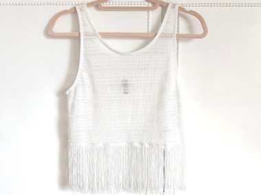 Krótka bluzka crop top H&M XS 34 S 36 biała frędzle boho bohemian festiwal lato-1