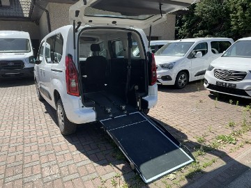 Opel Combo IV Opel Combo dla Niepełnosprawnych inwalida Rampa 32105 km Model 2022