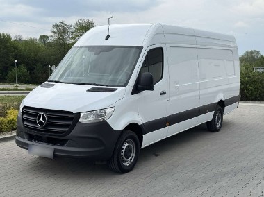 Mercedes-Benz Sprinter-1