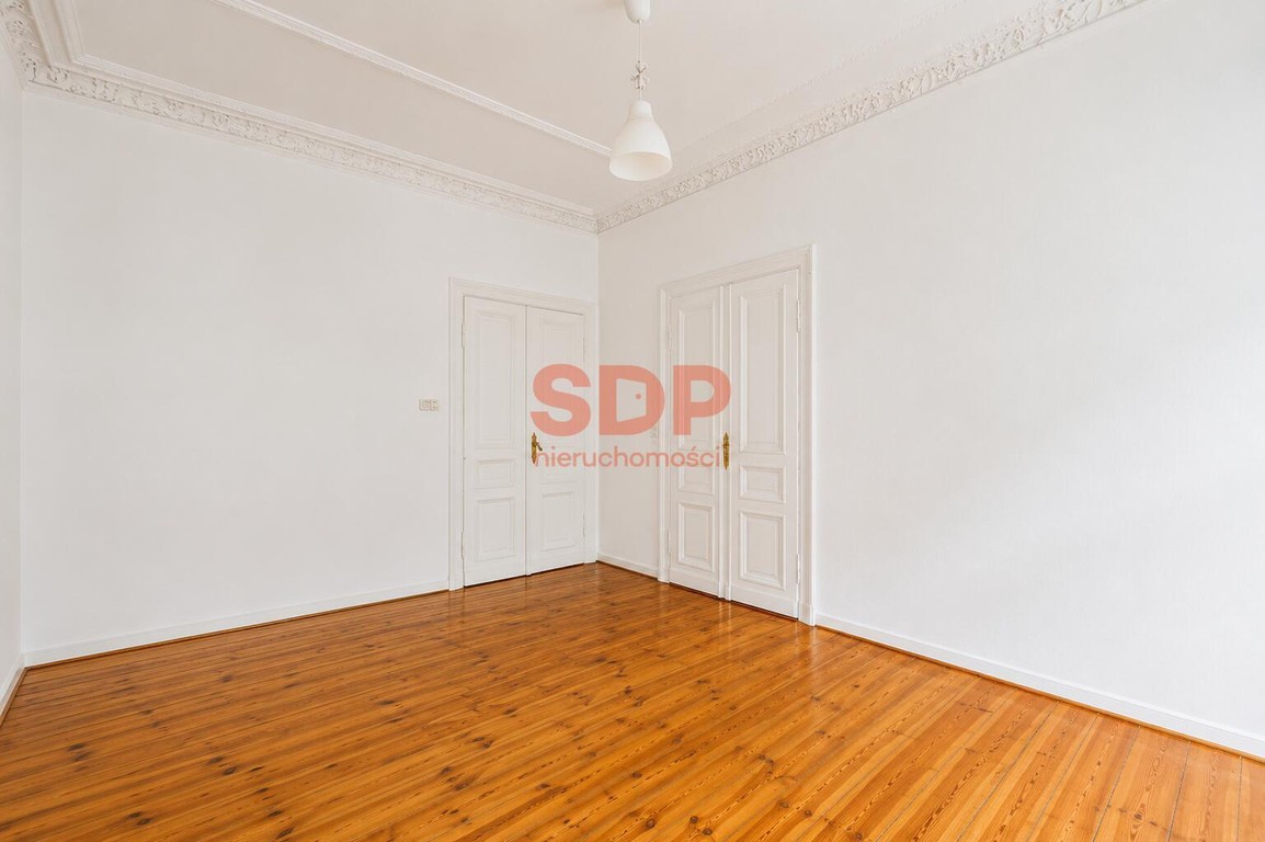 Przestronne 112 m² w klimatycznej kamienicy dla Twojej firmy - Więcej